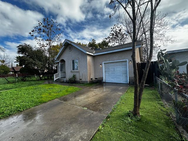 109 Rosemont Ave, Modesto, CA 95351