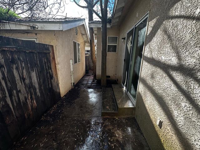 109 Rosemont Ave, Modesto, CA 95351