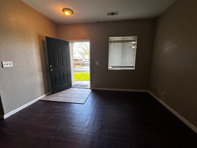 109 Rosemont Ave, Modesto, CA 95351