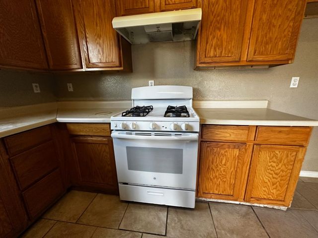 109 Rosemont Ave, Modesto, CA 95351