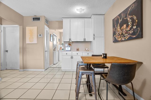 2748 NE 28th Ave 13, Lighthouse Point, FL 33064