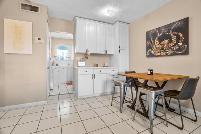 2748 NE 28th Ave 13, Lighthouse Point, FL 33064