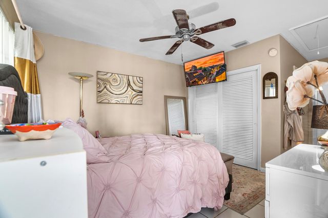 2748 NE 28th Ave 13, Lighthouse Point, FL 33064
