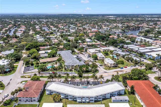 2748 NE 28th Ave 13, Lighthouse Point, FL 33064