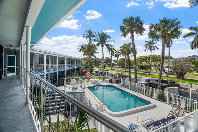 2748 NE 28th Ave 13, Lighthouse Point, FL 33064