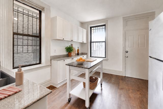 1532 N Greenview Avenue 1F, Chicago, IL 60642