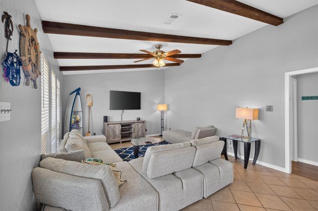 615 Warsaw Street, Bayou Vista, TX 77563