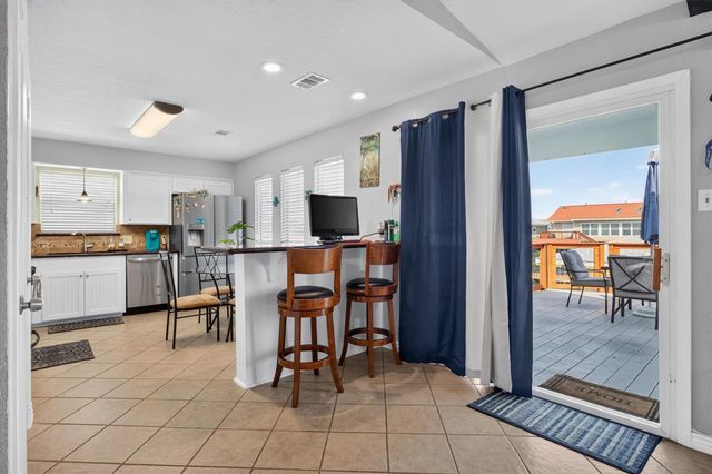 615 Warsaw Street, Bayou Vista, TX 77563