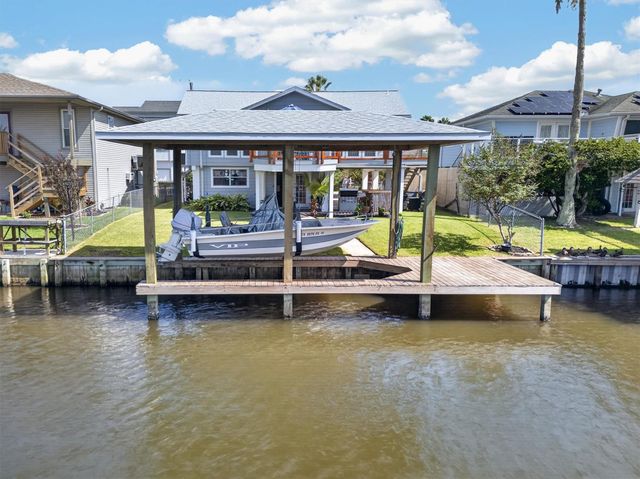 615 Warsaw Street, Bayou Vista, TX 77563