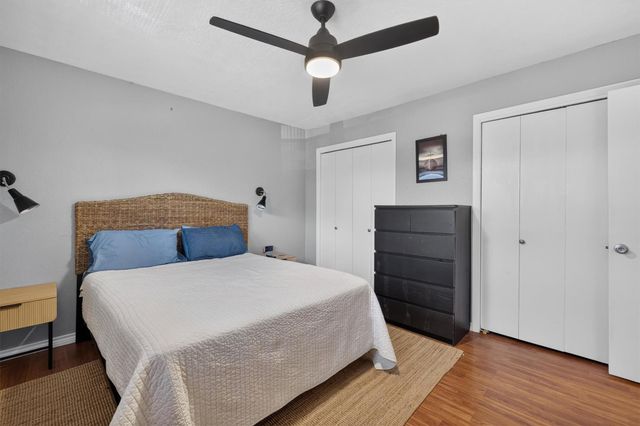 615 Warsaw Street, Bayou Vista, TX 77563