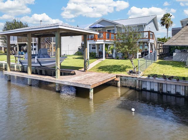 615 Warsaw Street, Bayou Vista, TX 77563