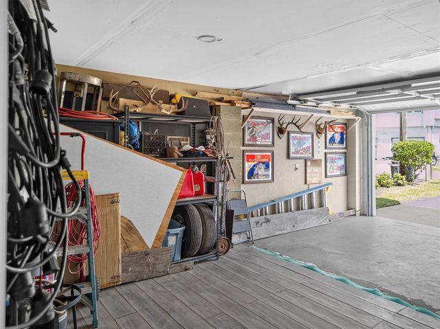 615 Warsaw Street, Bayou Vista, TX 77563