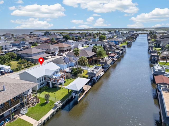 615 Warsaw Street, Bayou Vista, TX 77563