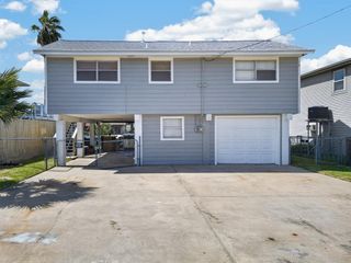 615 Warsaw Street, Bayou Vista, TX 77563
