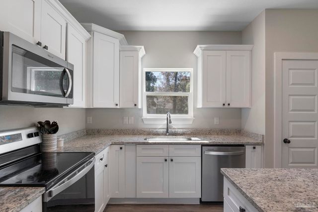 5087 San Pedro Ct, Milton, FL 32563