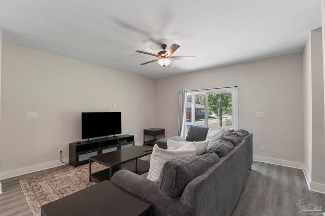 5087 San Pedro Ct, Milton, FL 32563