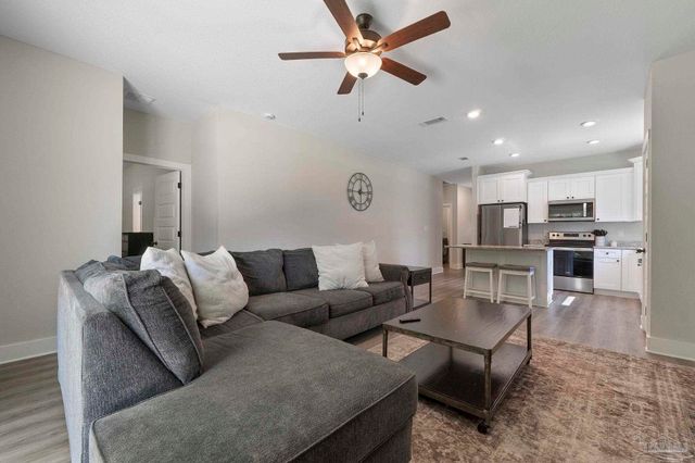 5087 San Pedro Ct, Milton, FL 32563