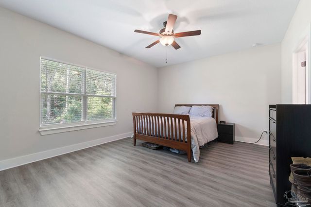 5087 San Pedro Ct, Milton, FL 32563