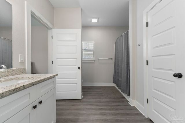 5087 San Pedro Ct, Milton, FL 32563