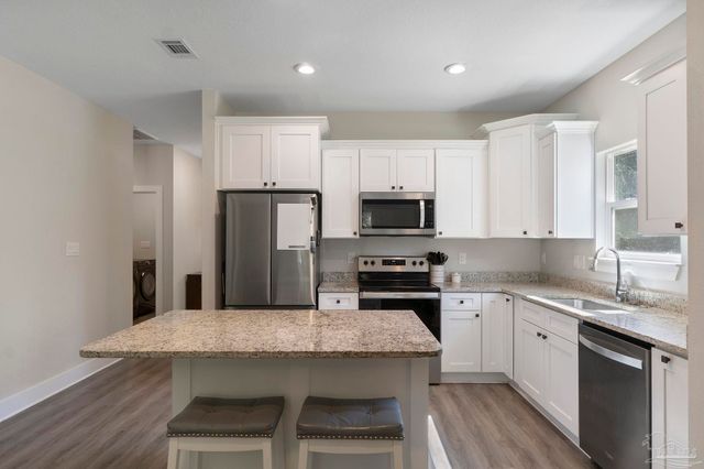 5087 San Pedro Ct, Milton, FL 32563