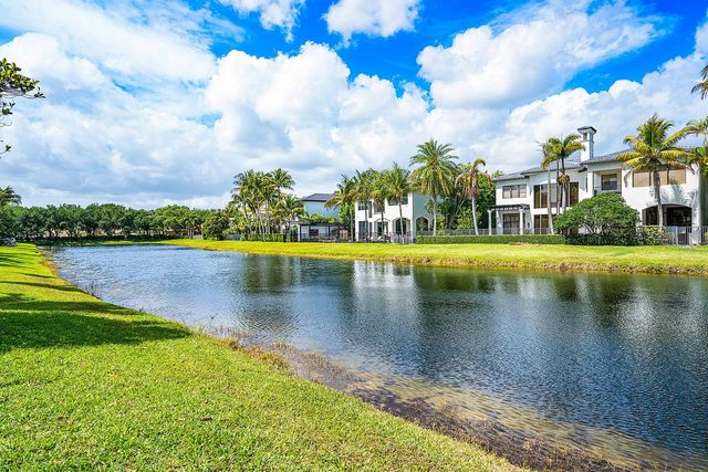 17585 Middlebrook Way, Boca Raton, FL 33496