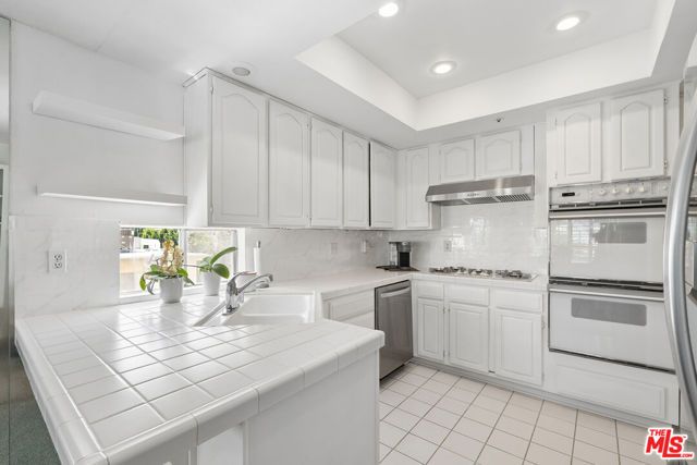 5224 Zelzah Avenue 209, Los Angeles, CA 91316