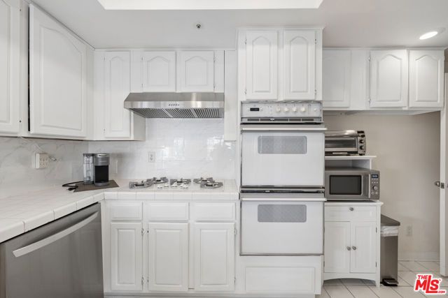 5224 Zelzah Avenue 209, Los Angeles, CA 91316