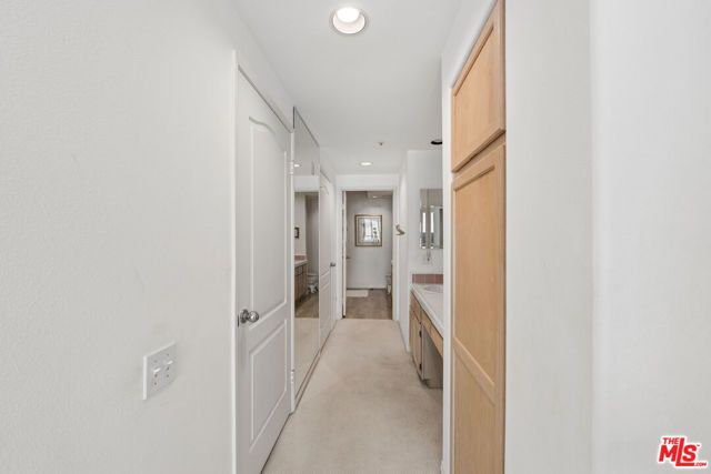 5224 Zelzah Avenue 209, Los Angeles, CA 91316
