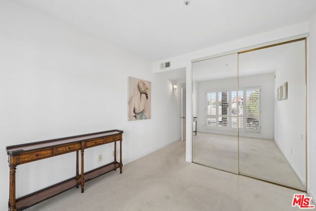 5224 Zelzah Avenue 209, Los Angeles, CA 91316