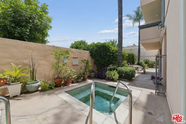5224 Zelzah Avenue 209, Los Angeles, CA 91316