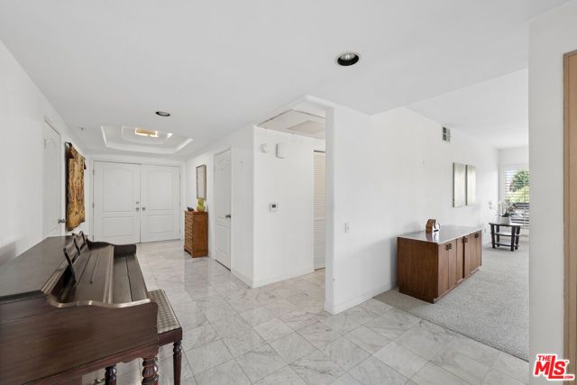 5224 Zelzah Avenue 209, Los Angeles, CA 91316