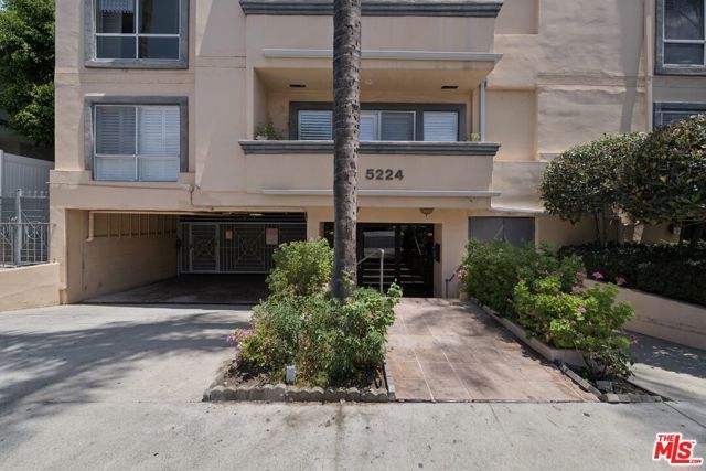 5224 Zelzah Avenue 209, Los Angeles, CA 91316