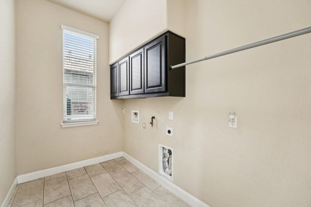 2421 Bowen ST, Leander, TX 78641