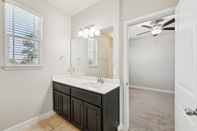 2421 Bowen ST, Leander, TX 78641