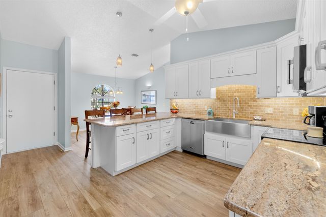 655 E Bianca Circle, St Augustine, FL 32086