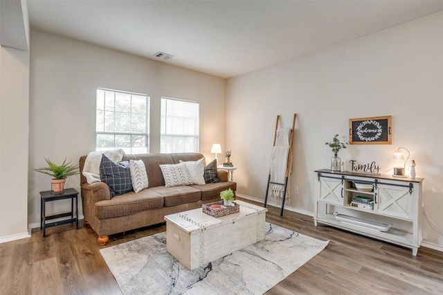 9861 Willowick Avenue, Fort Worth, TX 76108