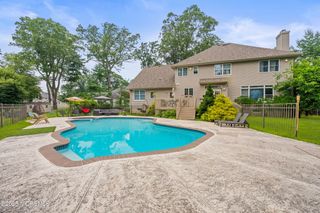21 Old Queens Court, Eatontown, NJ 07724