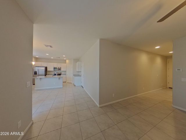 8616 E POSADA Avenue, Mesa, AZ 85212