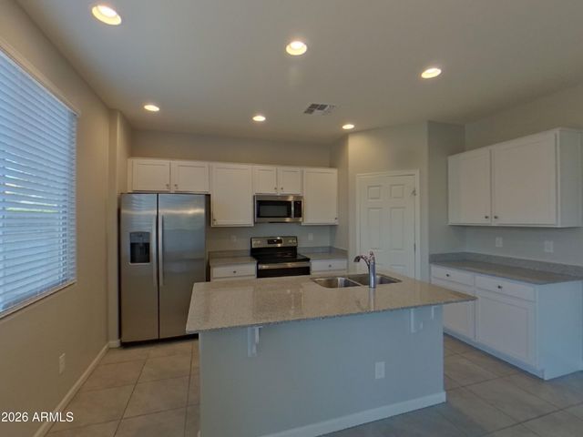 8616 E POSADA Avenue, Mesa, AZ 85212