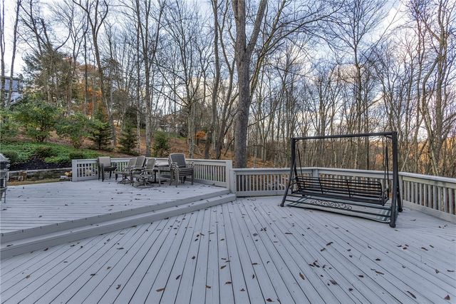 4099 Lee Manor Dr, Hampton, PA 15101