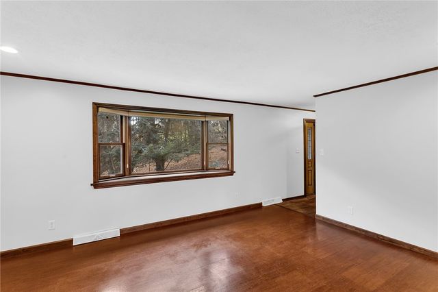 4099 Lee Manor Dr, Hampton, PA 15101