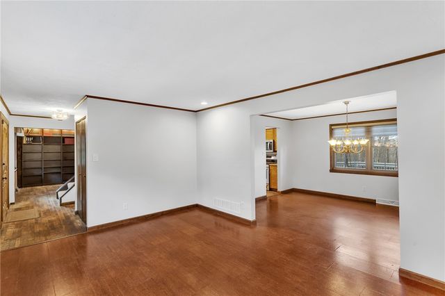 4099 Lee Manor Dr, Hampton, PA 15101