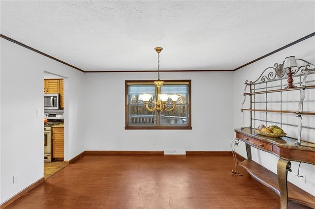 4099 Lee Manor Dr, Hampton, PA 15101