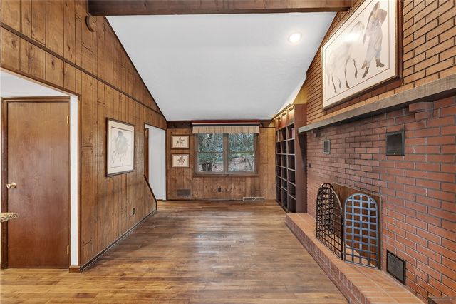 4099 Lee Manor Dr, Hampton, PA 15101