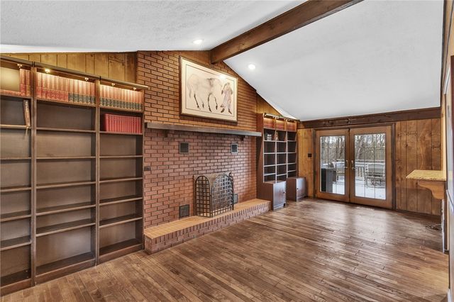 4099 Lee Manor Dr, Hampton, PA 15101