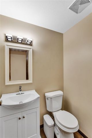 4099 Lee Manor Dr, Hampton, PA 15101