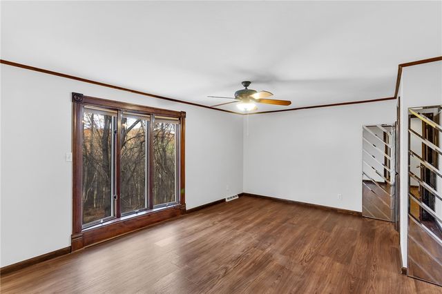 4099 Lee Manor Dr, Hampton, PA 15101