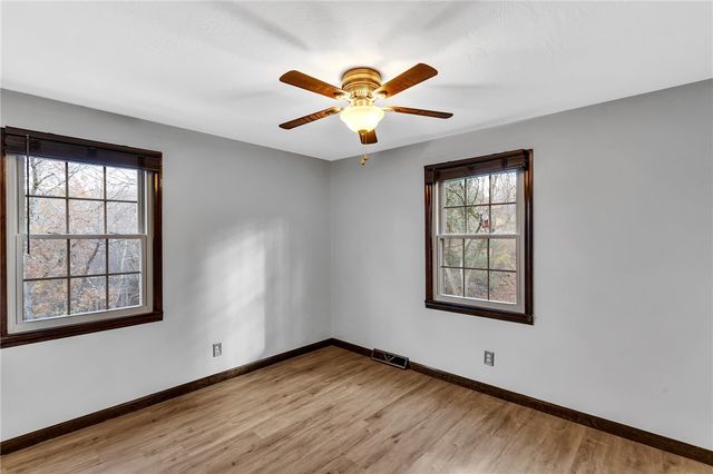 4099 Lee Manor Dr, Hampton, PA 15101