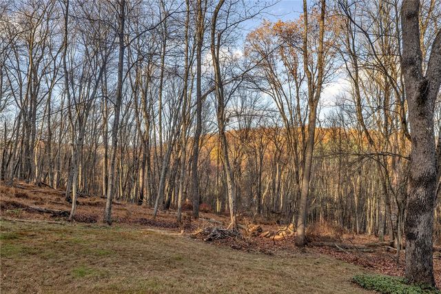 4099 Lee Manor Dr, Hampton, PA 15101