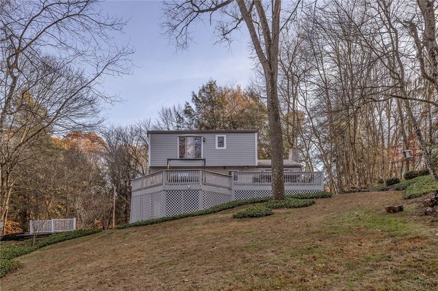 4099 Lee Manor Dr, Hampton, PA 15101